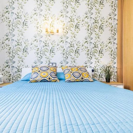 -Malagasunapts- Modern Citycentre Pool&Parking מראה חיצוני תמונה
