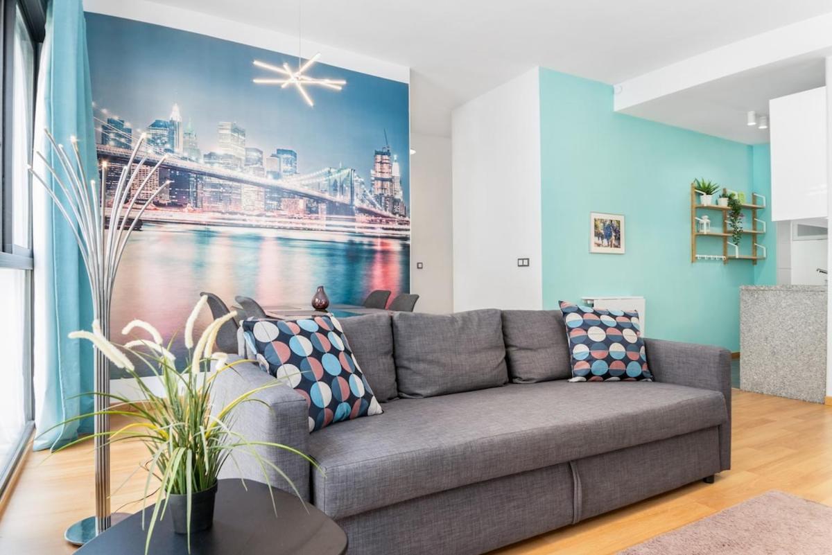 -Malagasunapts- Modern Citycentre Pool&Parking מראה חיצוני תמונה