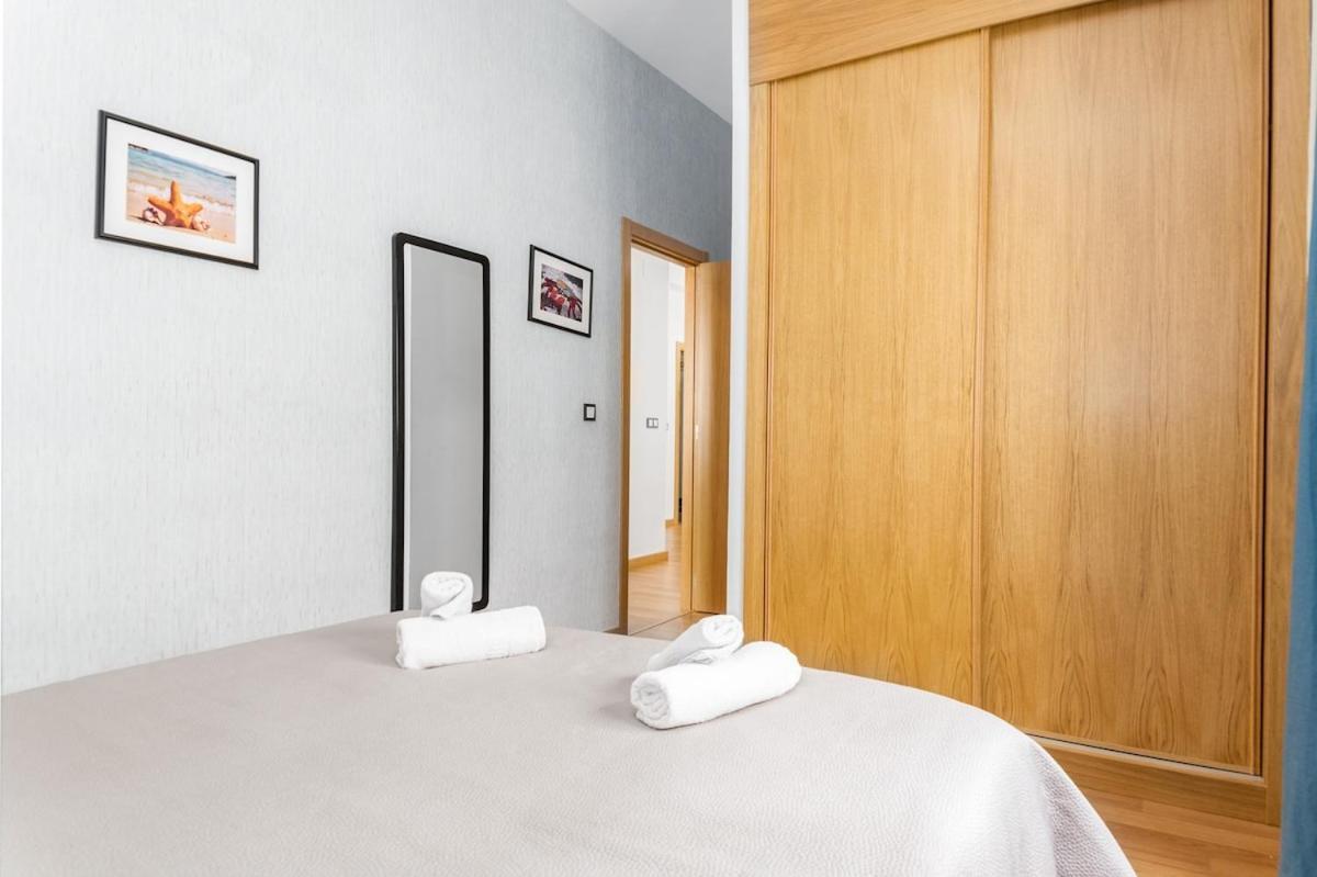-Malagasunapts- Modern Citycentre Pool&Parking מראה חיצוני תמונה