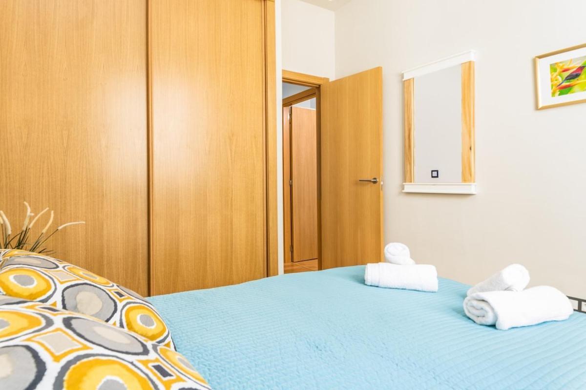 -Malagasunapts- Modern Citycentre Pool&Parking מראה חיצוני תמונה